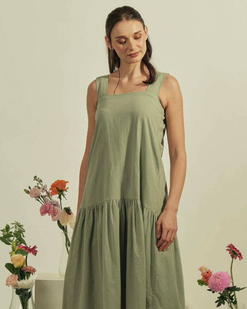 Larissa Sleeveless Square Neck Midi Dress