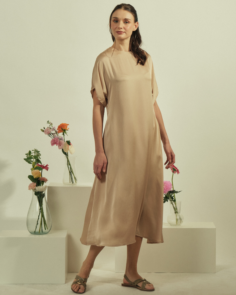 Dalia Loose Side Pockets Midi Dress
