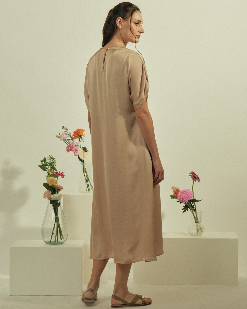 Dalia Loose Side Pockets Midi Dress