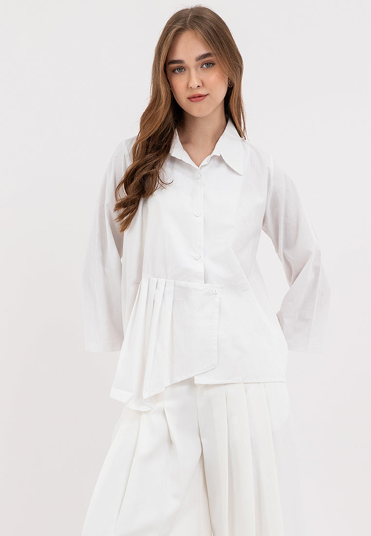 Juni Collared Neckline Pleated Hem Top