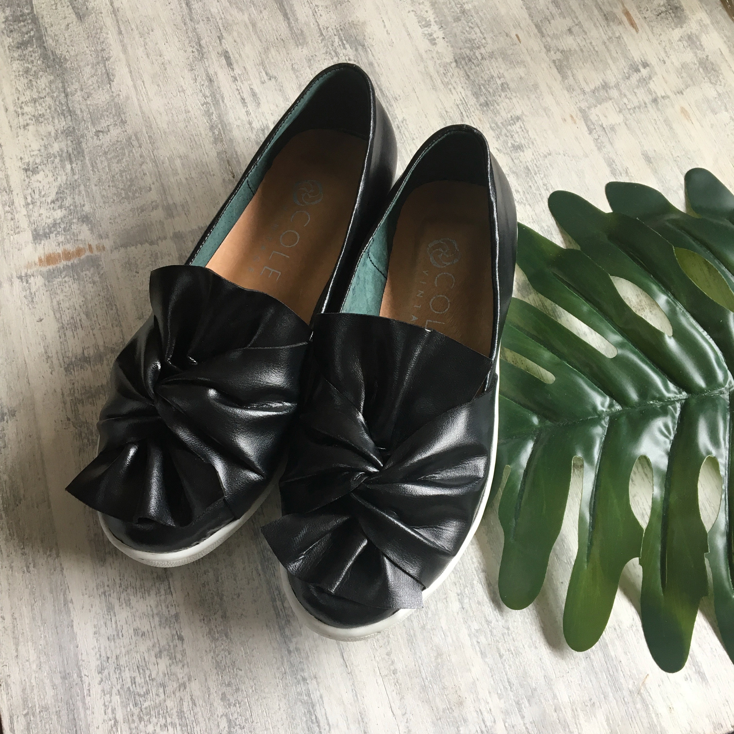 Dominican Knot Sneakers - Cole Vintage