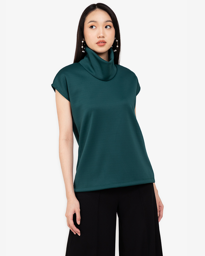 Lorica High Collared Sleeve Top