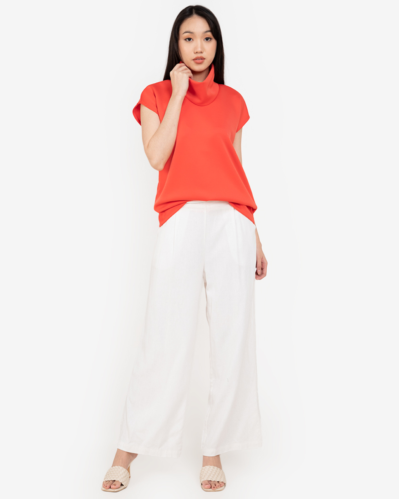 Lorica High Collared Sleeve Top