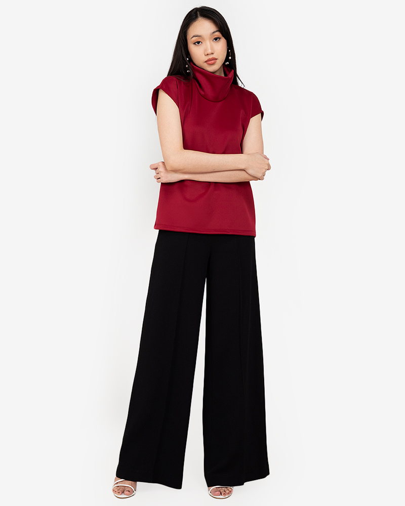 Lorica High Collared Sleeve Top