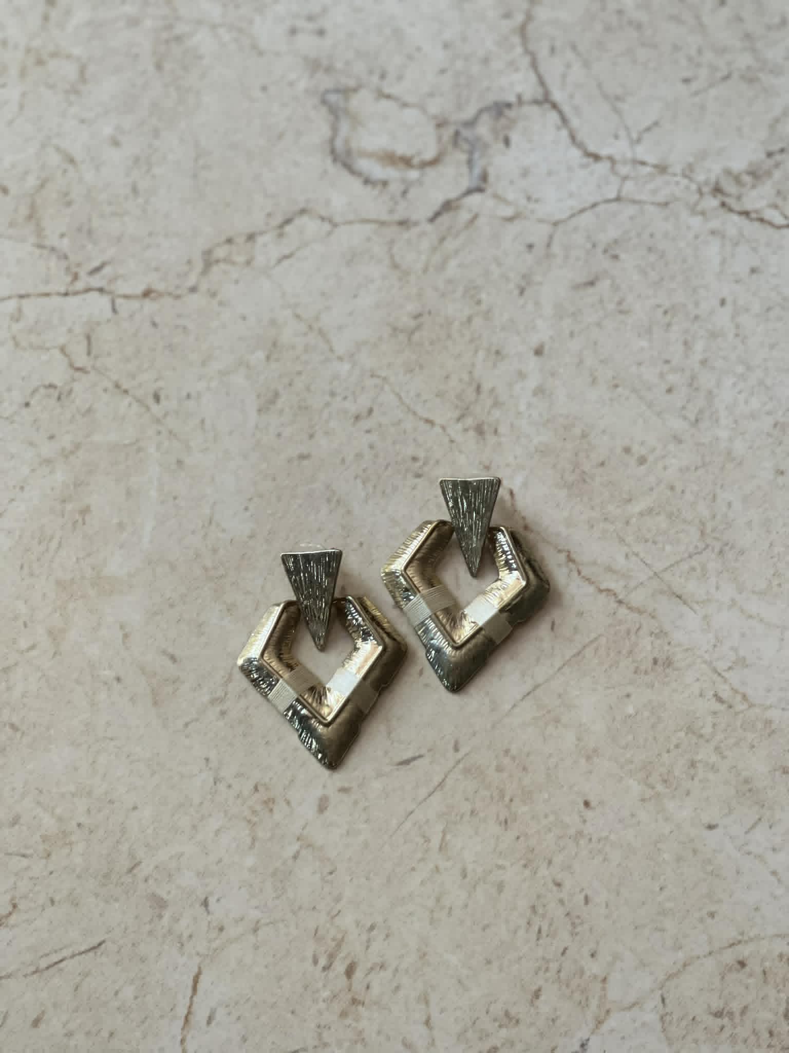 Kanapolis Earrings - Cole Vintage